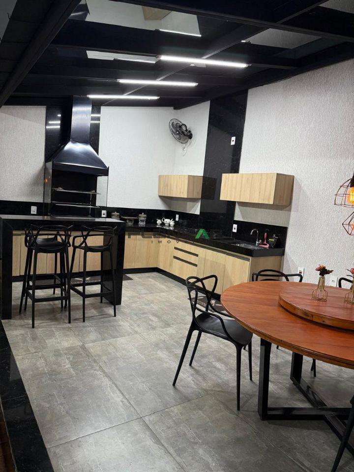 Casa, Europa, 3 Quartos, 4 Vagas, 1 Suíte