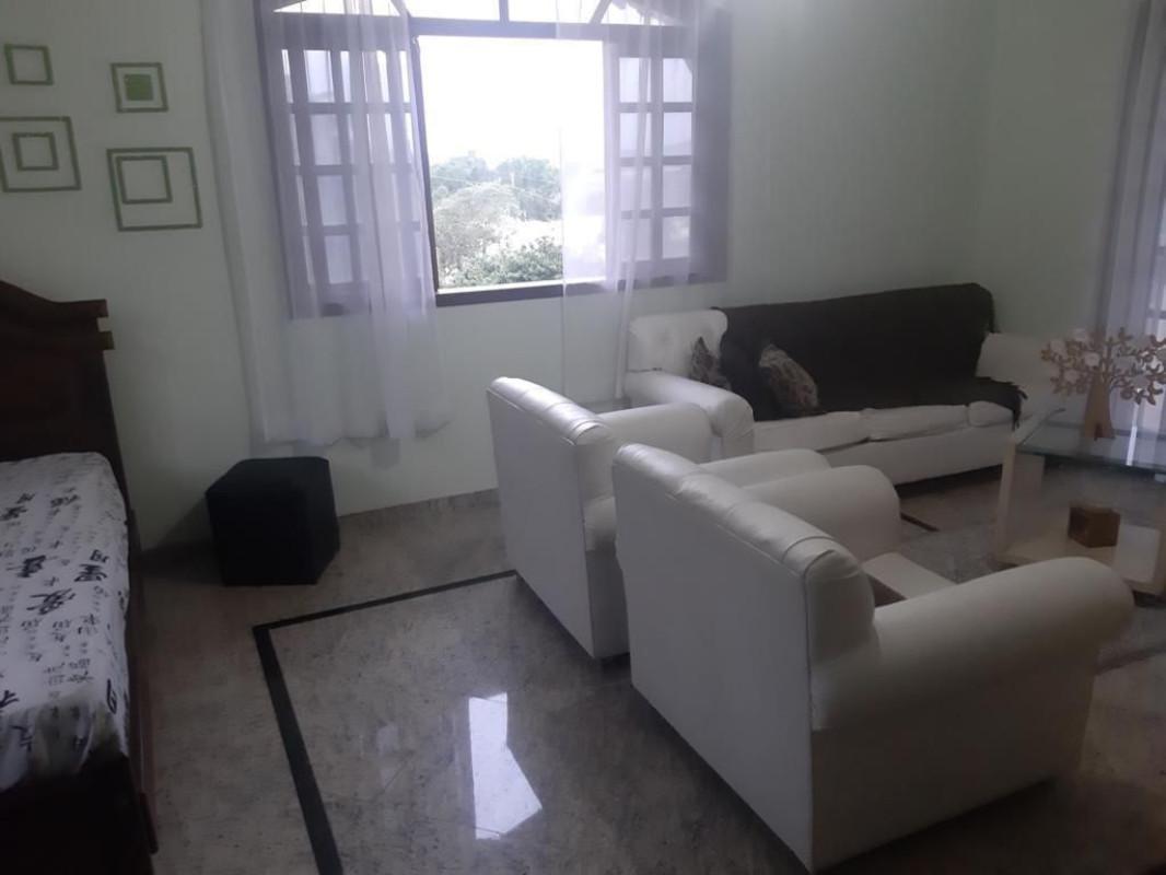 Casa, Centro, 3 Quartos, 4 Vagas, 2 Suítes