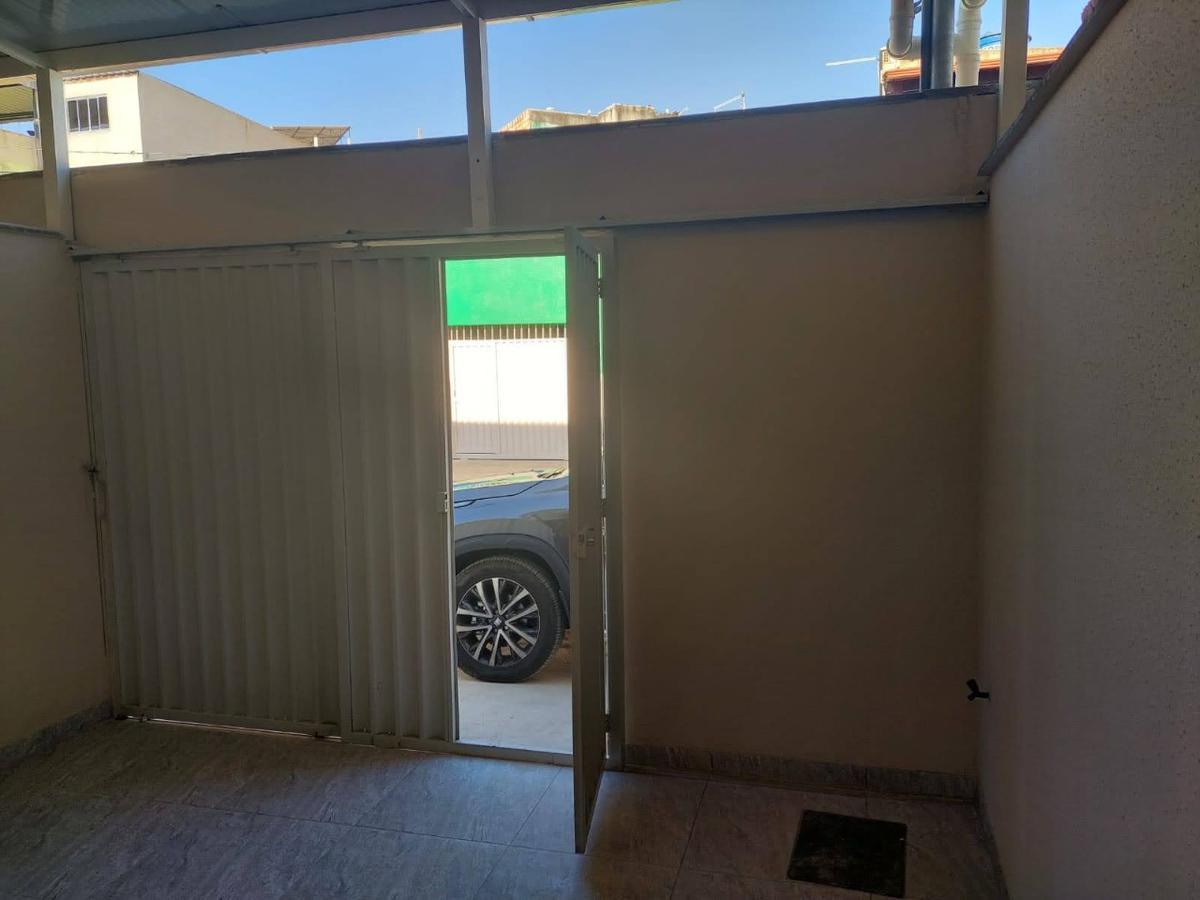 Casa, San Remo, 2 Quartos, 2 Vagas, 0 Suíte