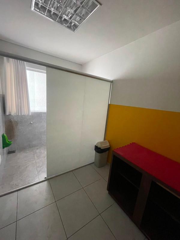 Casa Comercial, Candelária, 4 Quartos, 0 Vaga, 1 Suíte