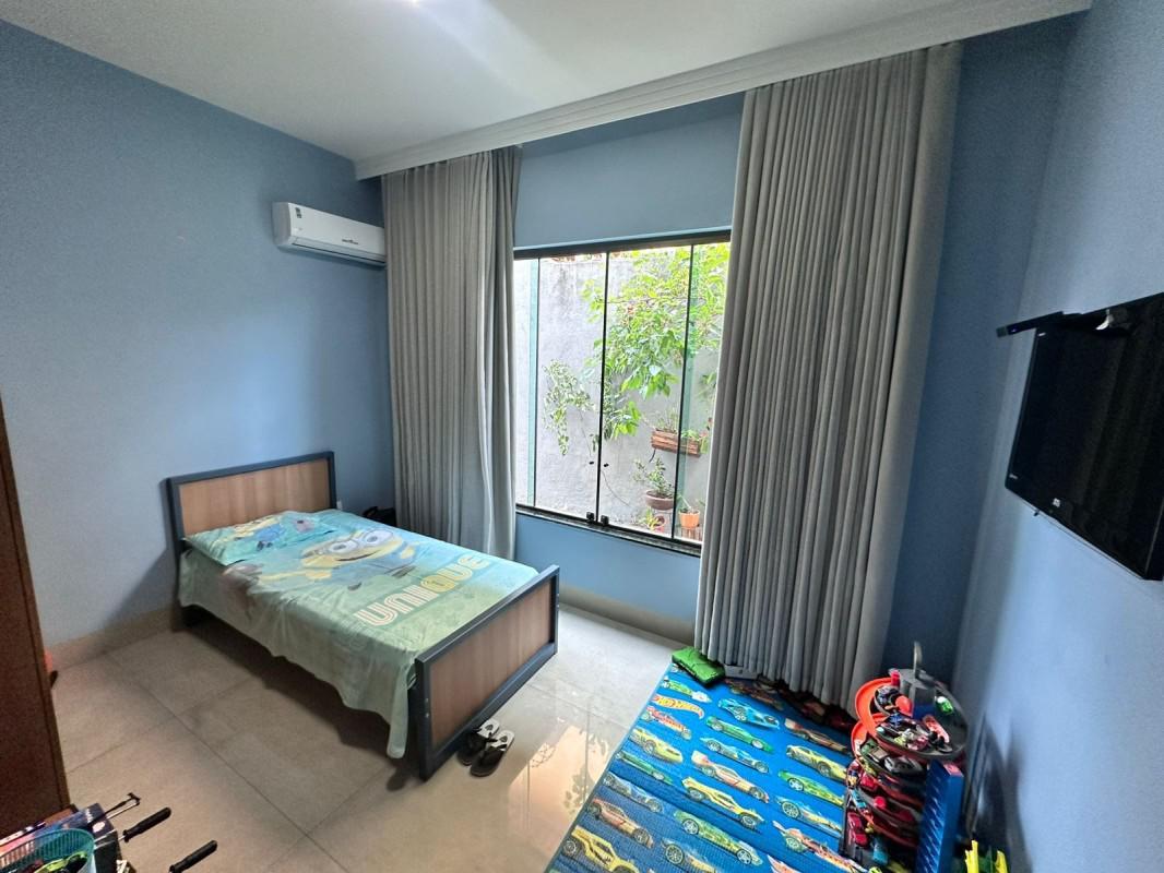 Casa, Parque Xangri-lá, 4 Quartos, 4 Vagas, 1 Suíte