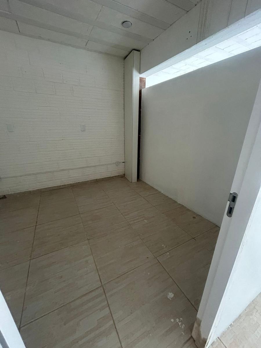 Quitinete, Centro, 2 Quartos, 0 Vaga