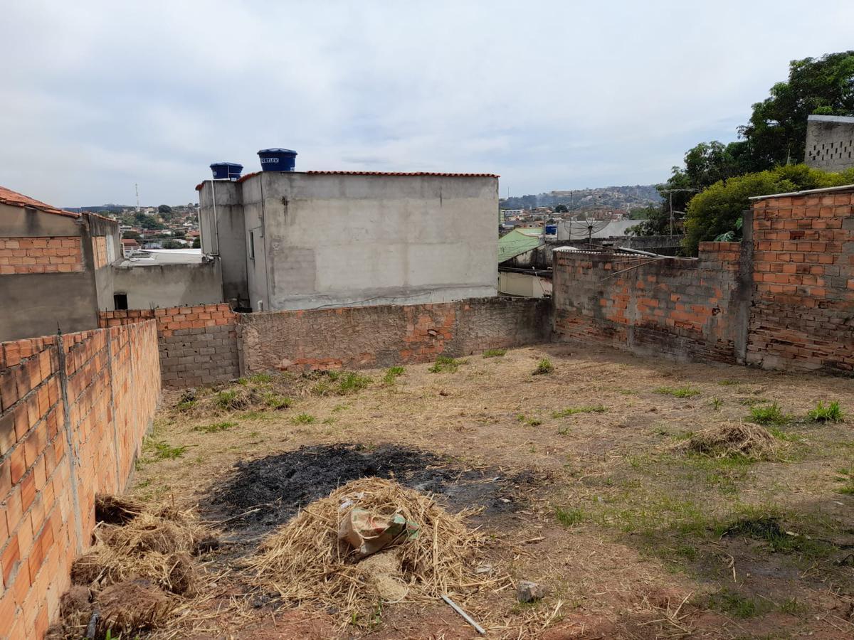 Casa, São Benedito, 2 Quartos, 5 Vagas