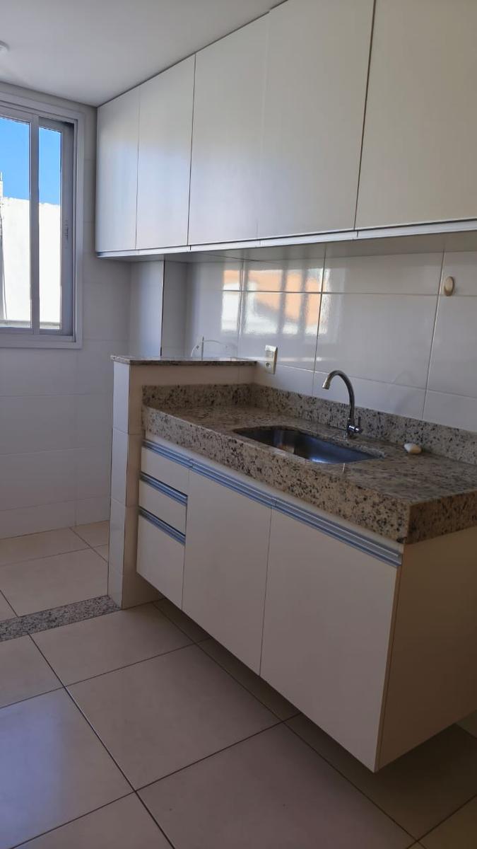 Apartamento, Sagrada Família, 3 Quartos, 2 Vagas, 1 Suíte