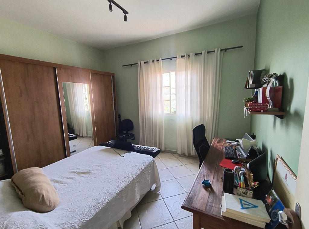 Casa, Nações Unidas, 4 Quartos, 2 Vagas, 1 Suíte