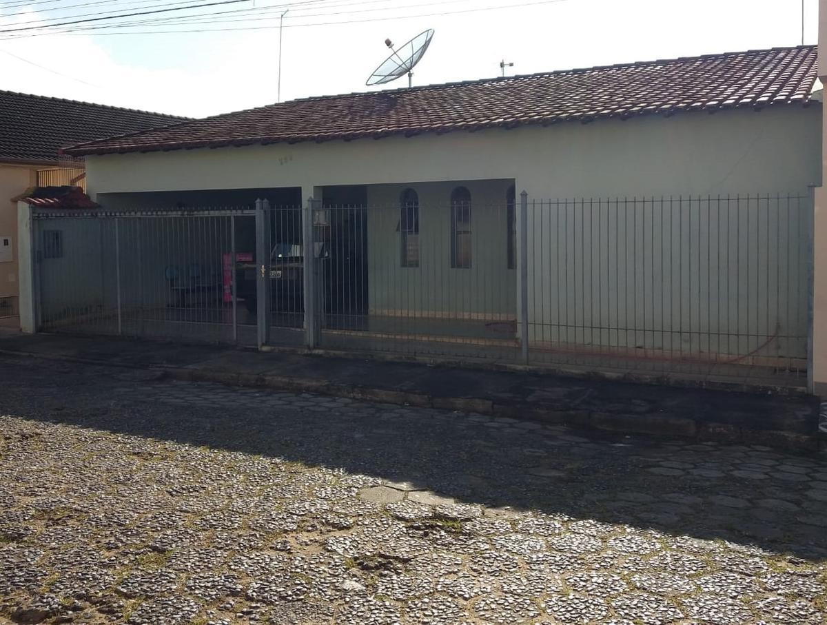 Casa, Centro, 3 Quartos, 2 Vagas, 1 Suíte