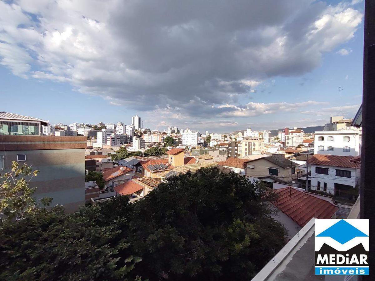 Apartamento, Floresta, 2 Quartos, 2 Vagas, 1 Suíte