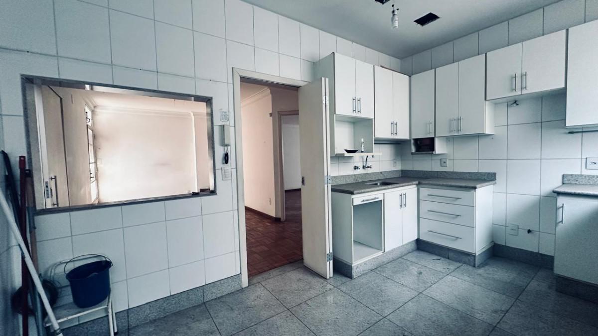 Casa, Barroca, 4 Quartos, 2 Vagas, 1 Suíte