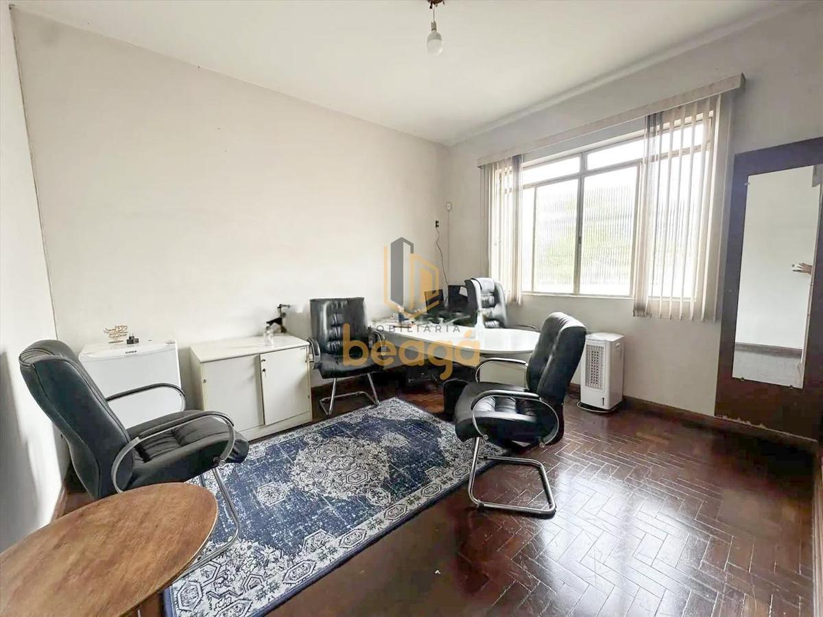 Casa, Califórnia, 4 Quartos, 8 Vagas, 1 Suíte