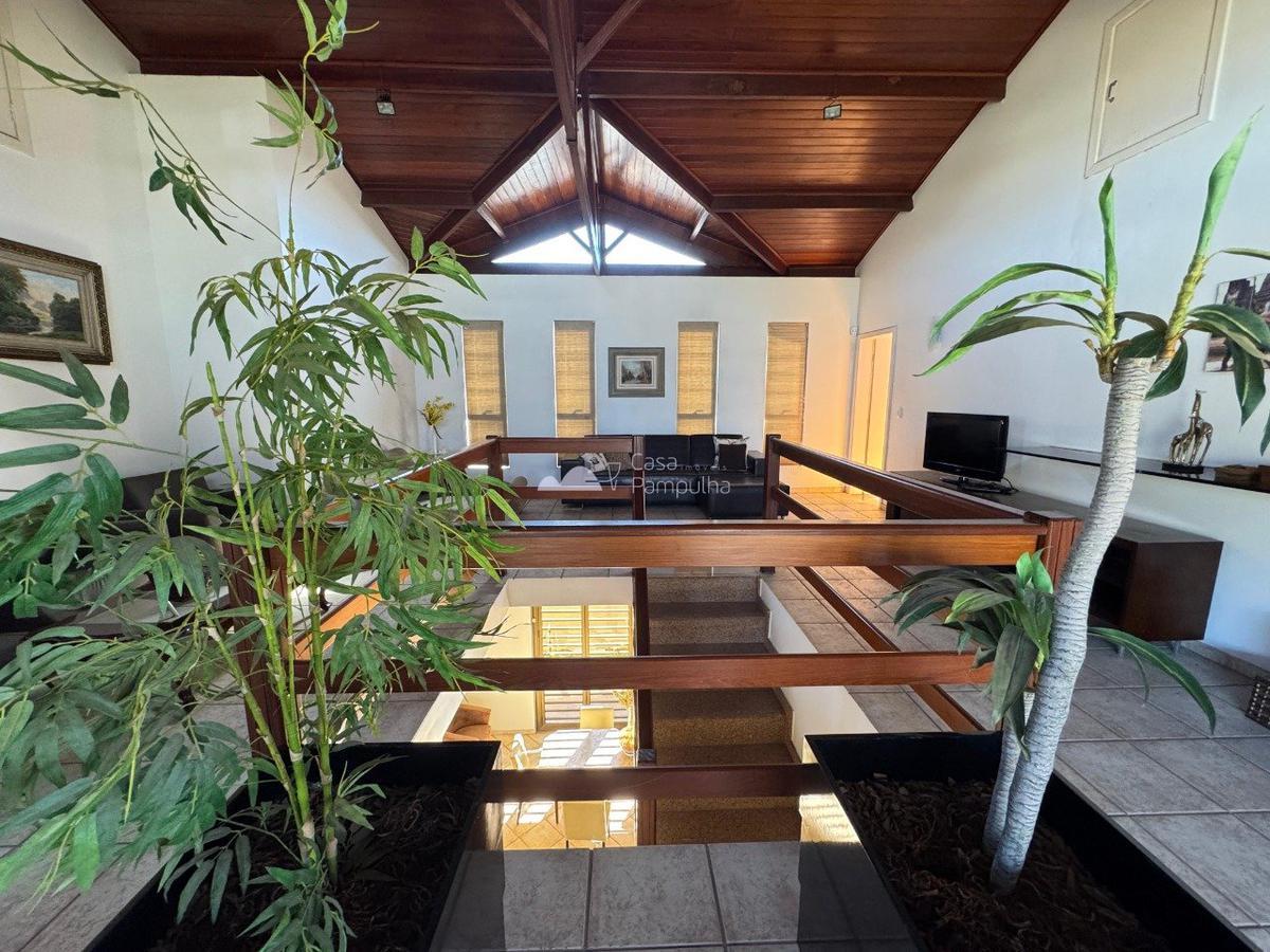 Casa, Trevo, 3 Quartos, 10 Vagas, 3 Suítes