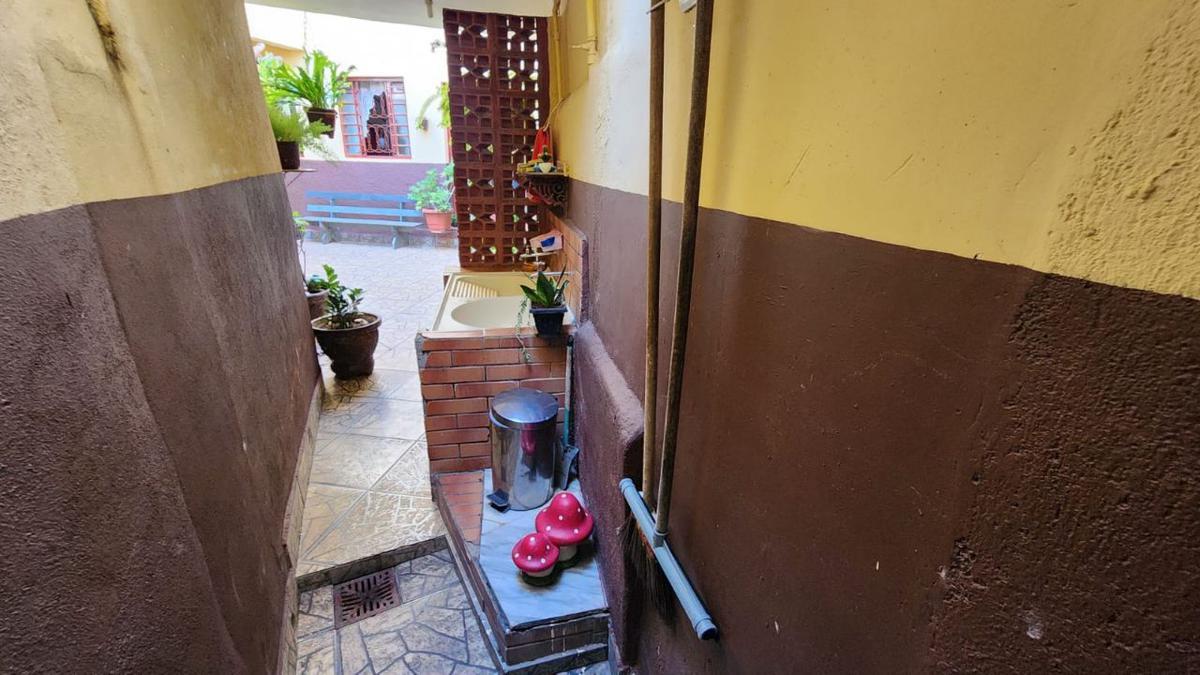 Casa, Horto, 8 Quartos, 3 Vagas, 3 Suítes