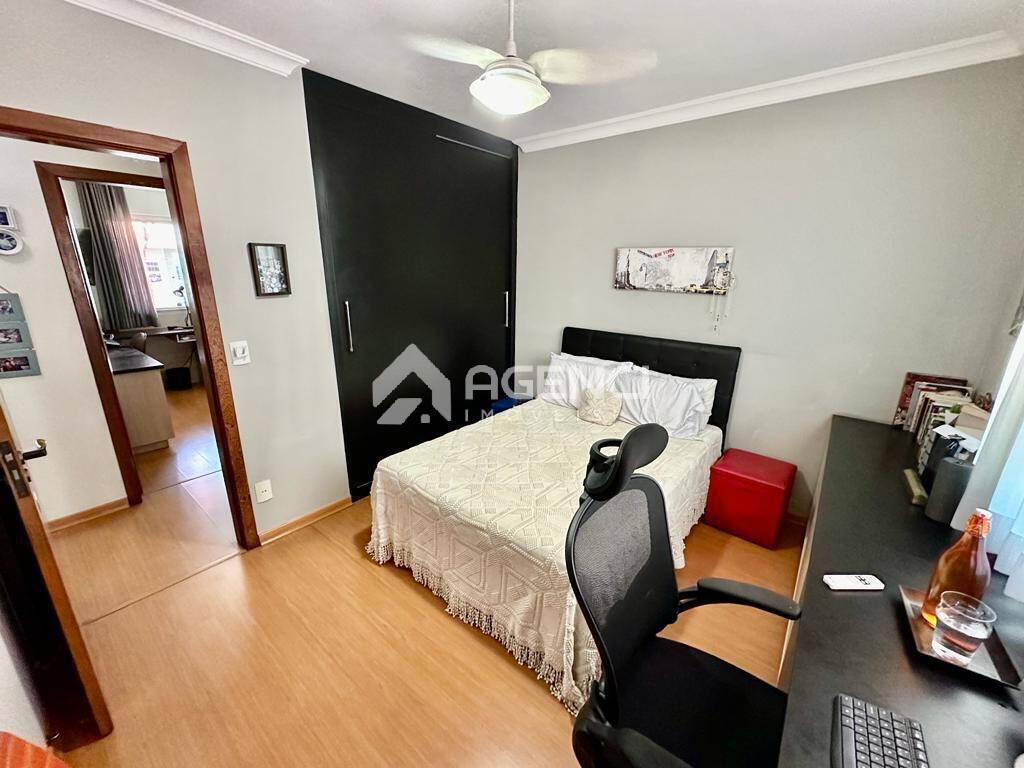 Casa, Cabral, 3 Quartos, 0 Vaga, 2 Suítes