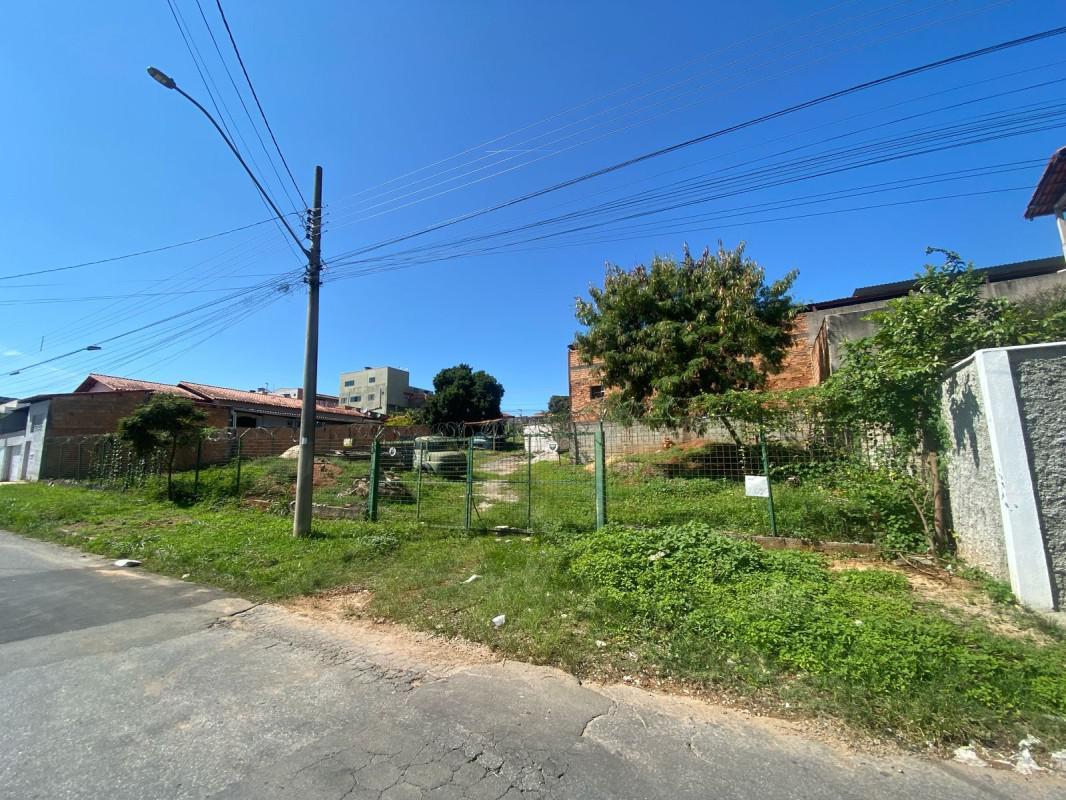 Lote, Pedra Azul, 0 Quarto, 30 Vagas