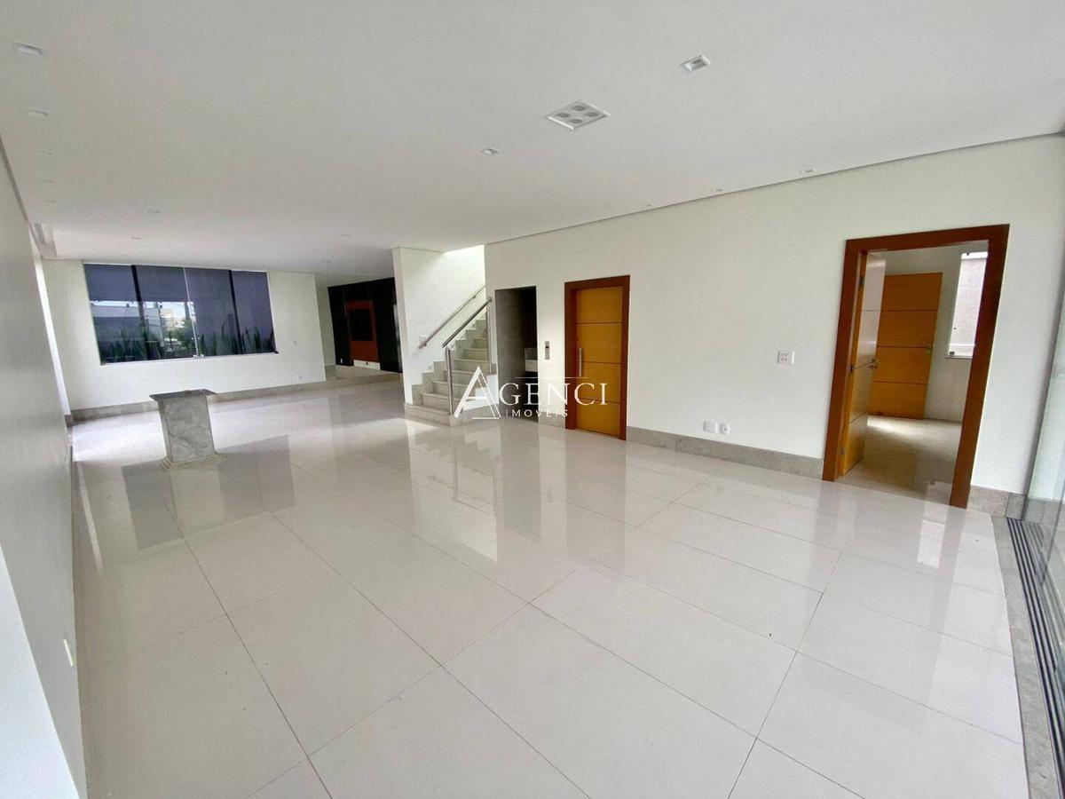 Casa, Paquetá, 4 Quartos, 0 Vaga, 2 Suítes