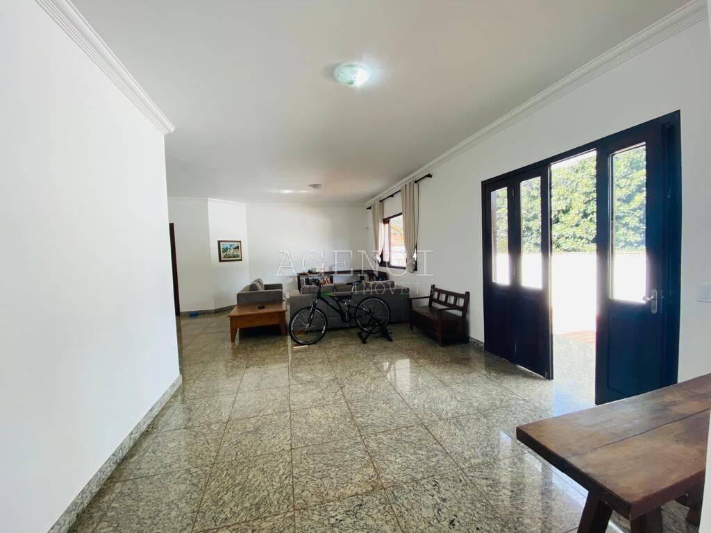 Casa, Bandeirantes (pampulha), 5 Quartos, 0 Vaga, 4 Suítes