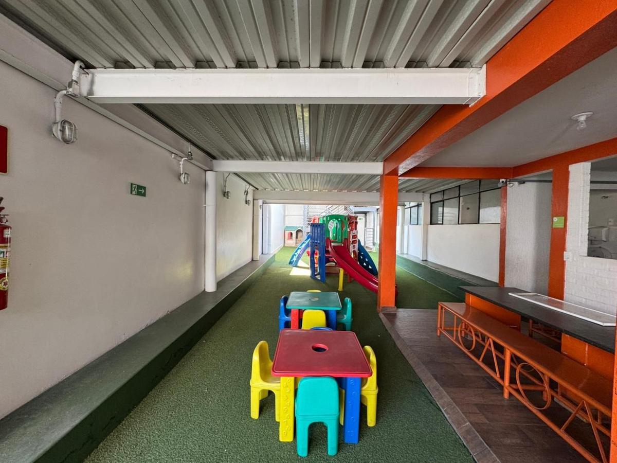 Prédio, Colégio Batista, 0 Quarto, 0 Vaga