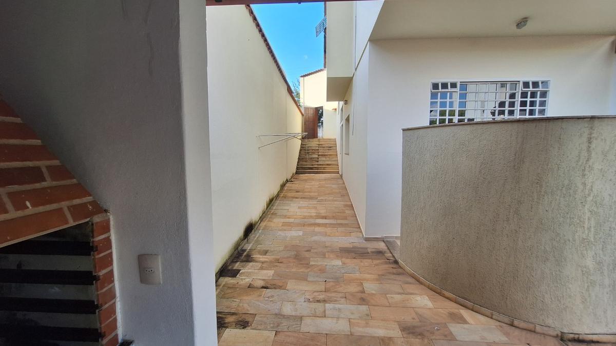Casa, Centro, 3 Quartos, 2 Vagas, 1 Suíte