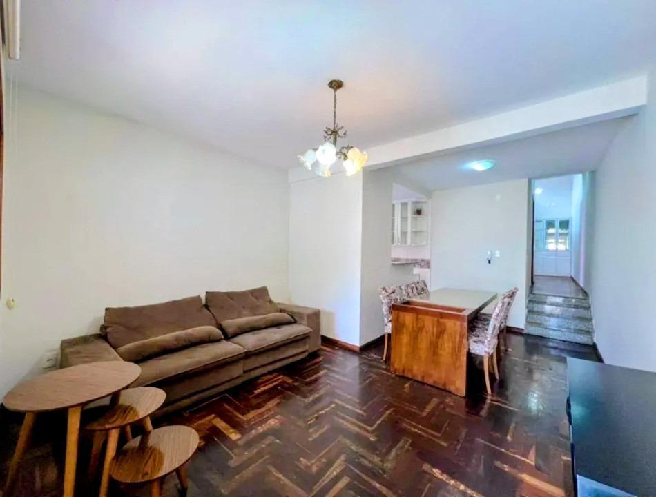 Casa, Castelo, 3 Quartos, 2 Vagas, 1 Suíte