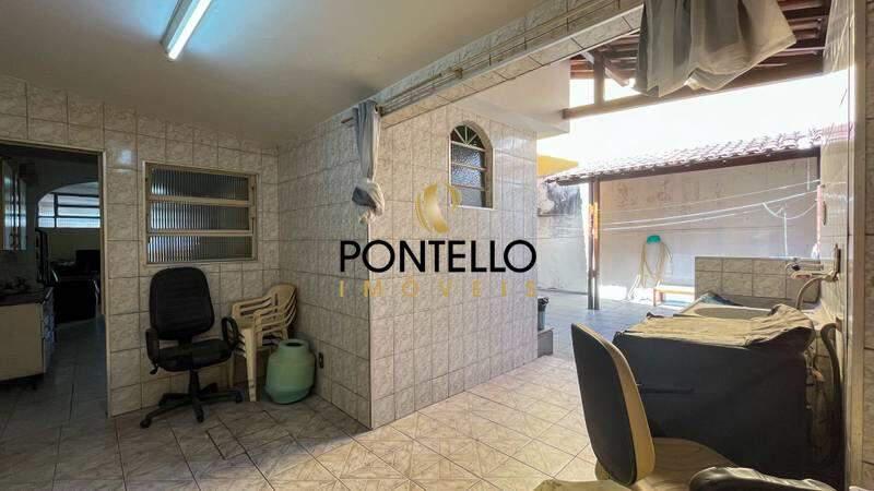 Casa, Conjunto Celso Machado, 3 Quartos, 4 Vagas, 1 Suíte