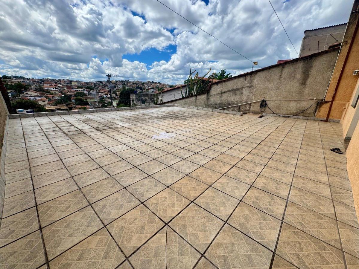 Casa, Céu Azul, 4 Quartos, 10 Vagas, 1 Suíte