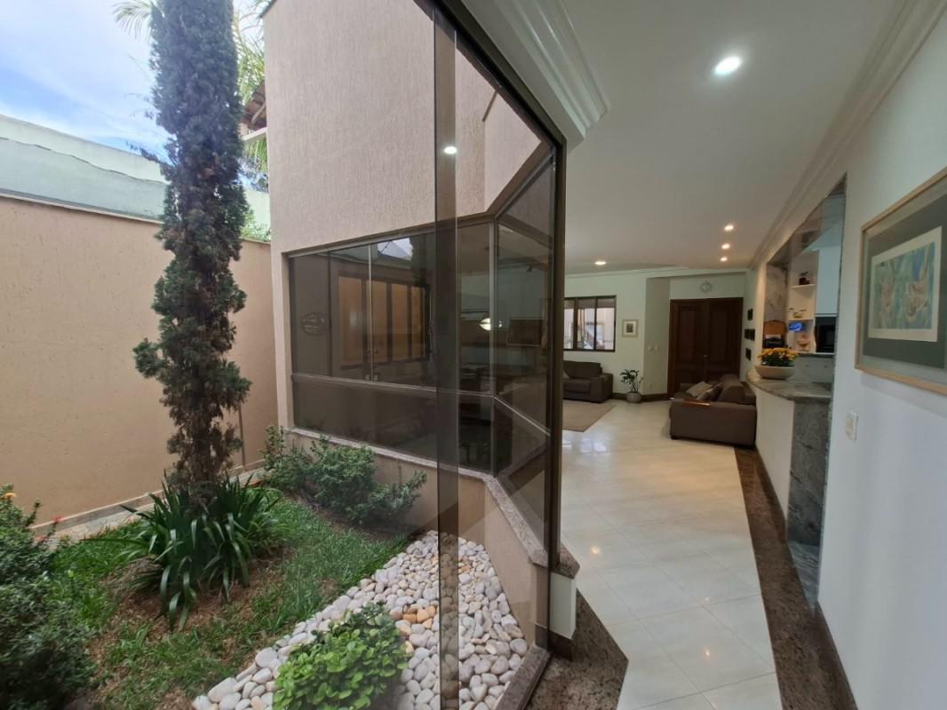 Casa, Itapoã, 4 Quartos, 2 Vagas, 1 Suíte