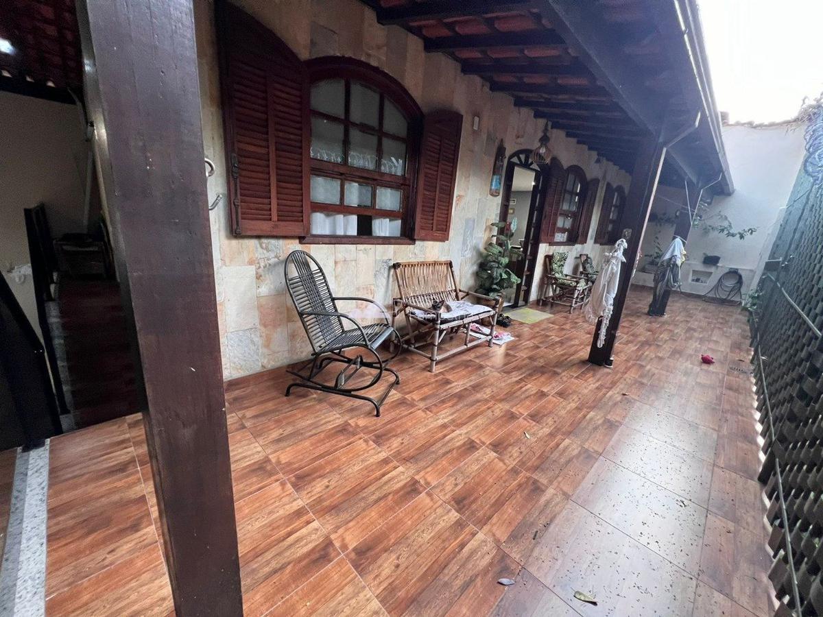 Casa, Itapoã, 4 Quartos, 6 Vagas, 2 Suítes