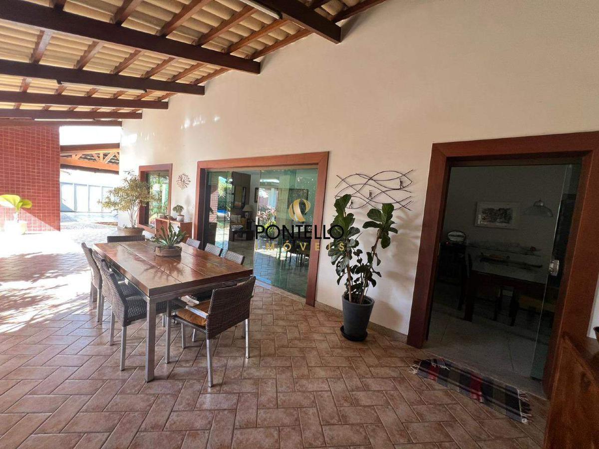 Casa, Santa Rita de Cássia, 8 Quartos, 4 Vagas, 2 Suítes