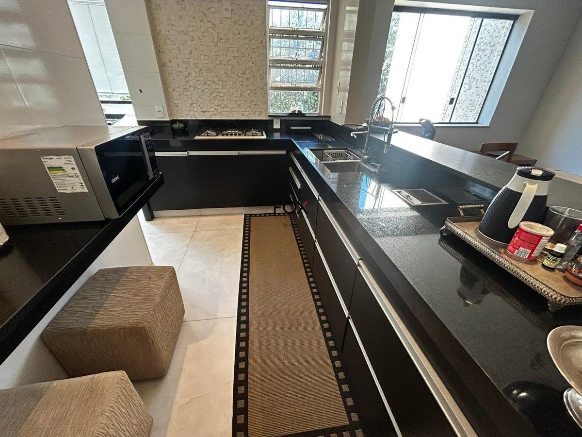 Apartamento, Vila Paris, 4 Quartos, 2 Vagas, 1 Suíte