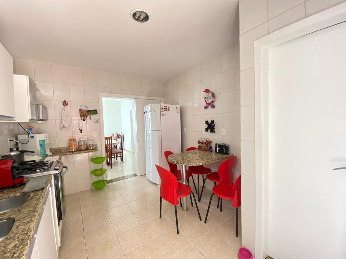 Casa, Colégio Batista, 4 Quartos, 1 Vaga, 1 Suíte