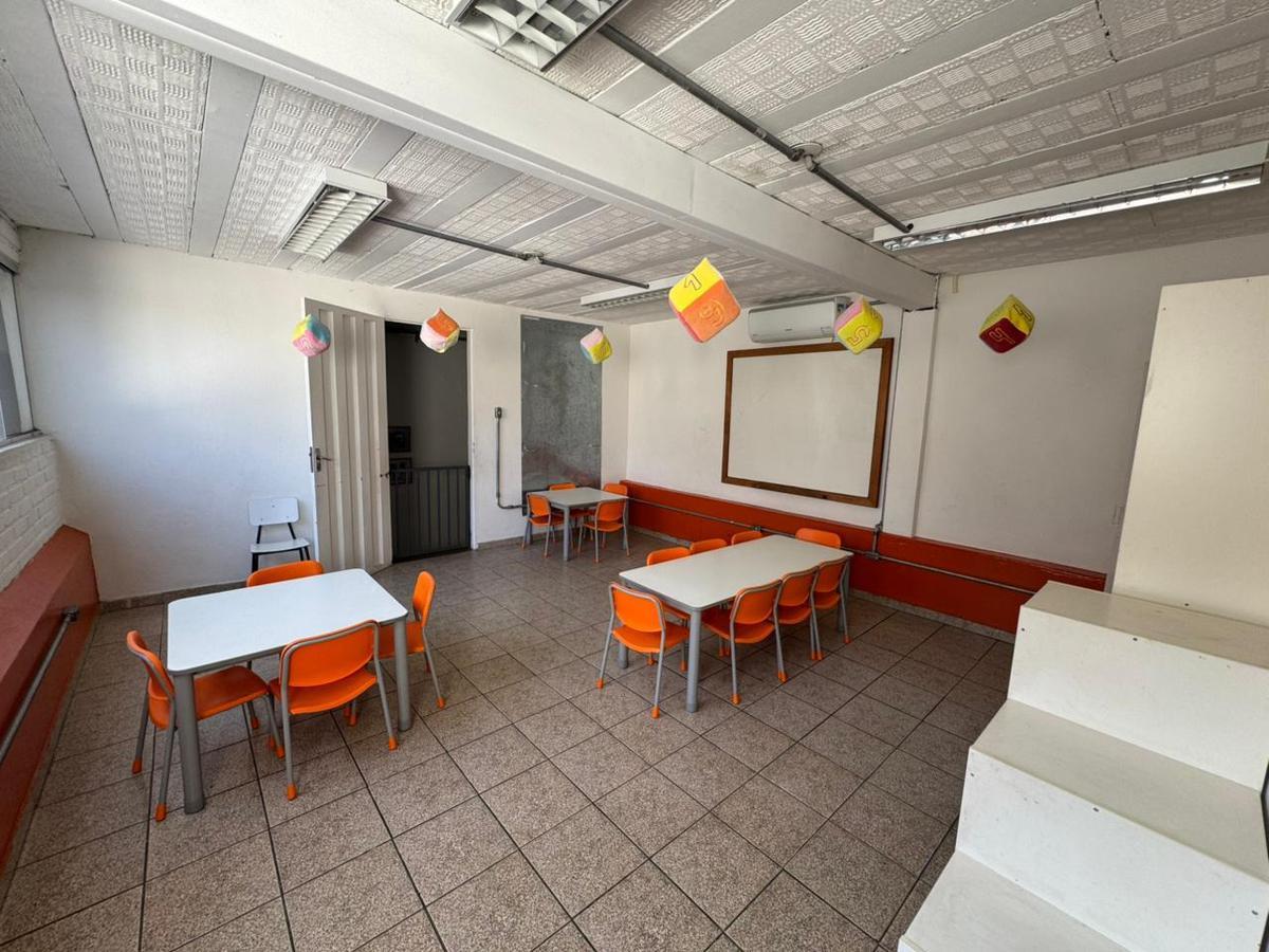 Prédio, Colégio Batista, 0 Quarto, 0 Vaga