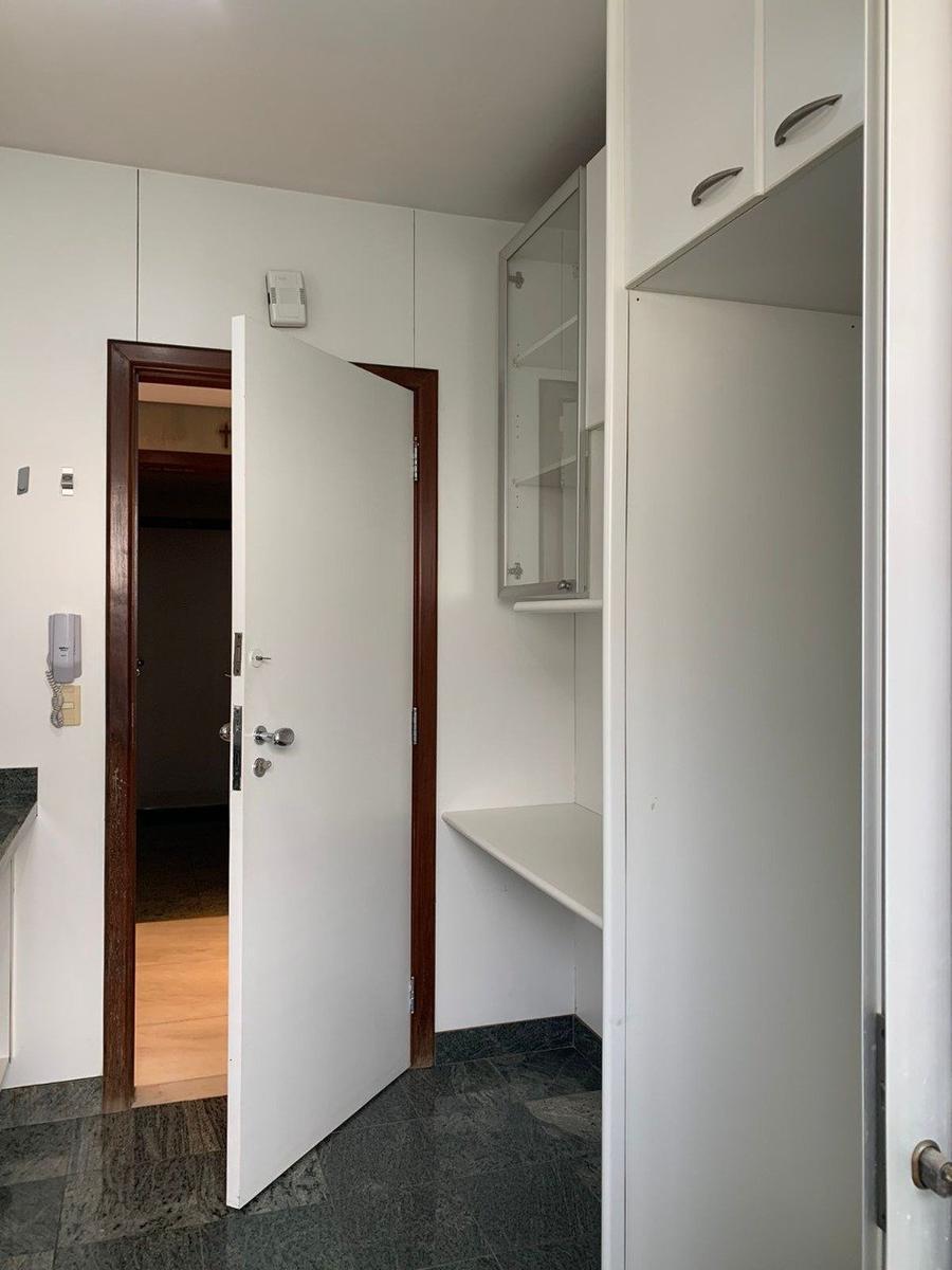 Apartamento, Funcionários, 2 Quartos, 1 Vaga, 1 Suíte