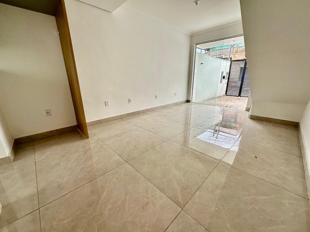 Casa, Piratininga (venda Nova), 2 Quartos, 1 Vaga, 2 Suítes