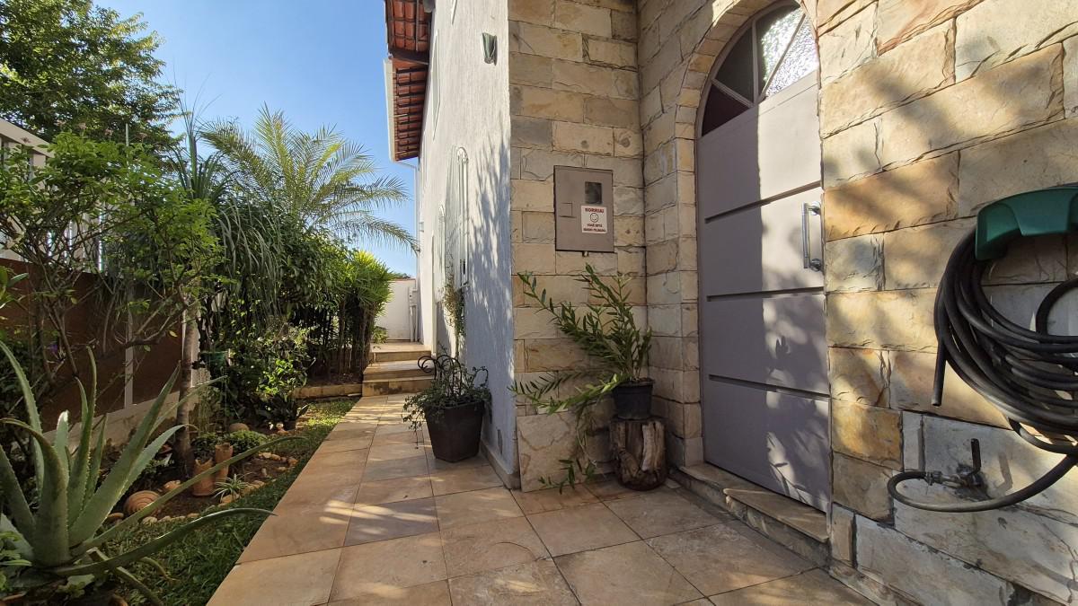 Casa, Ouro Preto, 5 Quartos, 2 Vagas, 1 Suíte