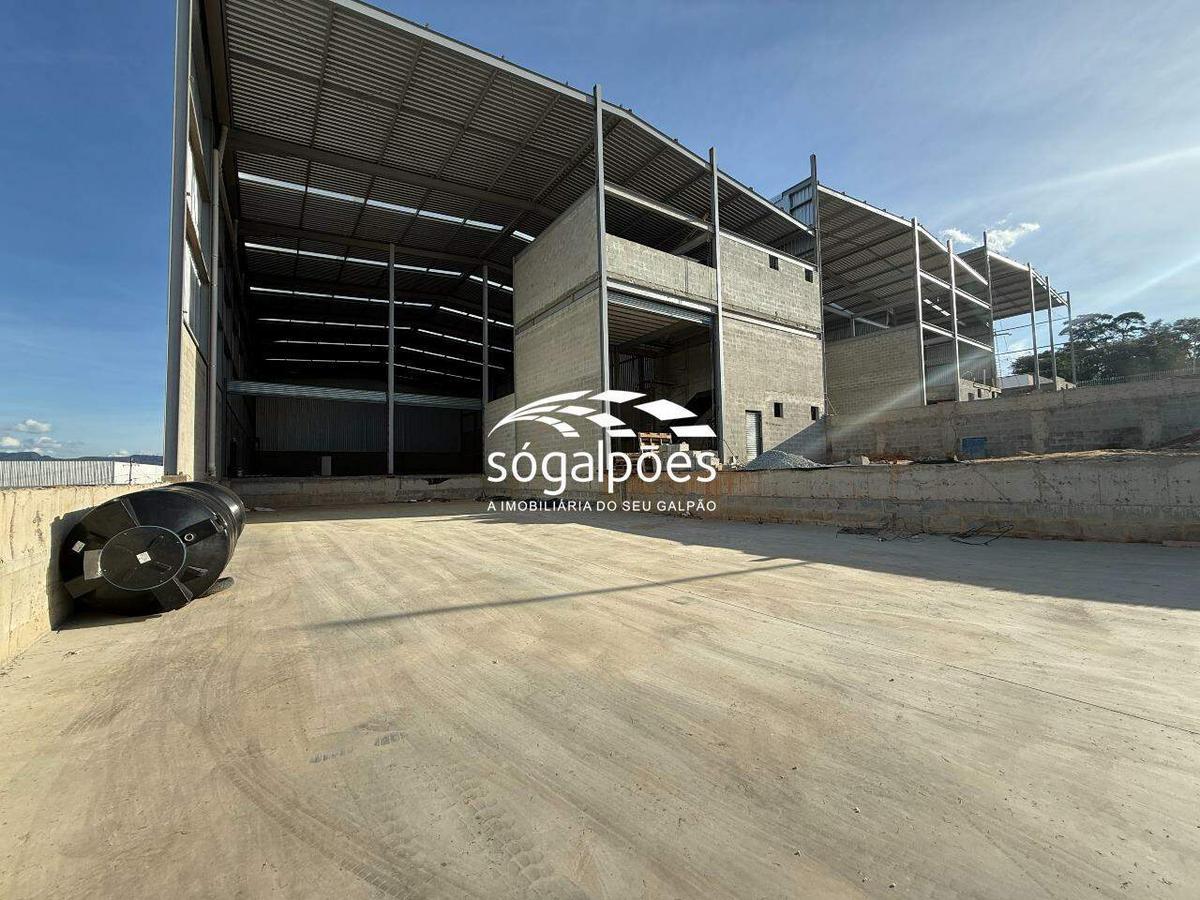 Galpão, Bandeirinhas, 15 Vagas