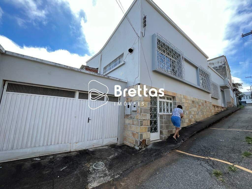 Casa, Centro, 4 Quartos, 3 Vagas, 2 Suítes