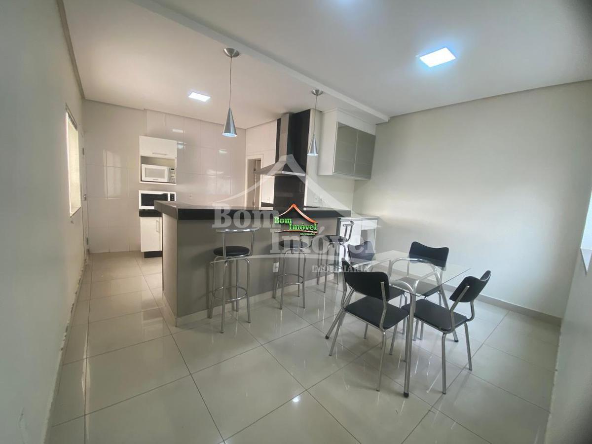 Casa, Centro, 2 Quartos, 6 Vagas, 1 Suíte