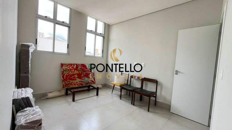 Cobertura, Centro, 2 Quartos, 0 Vaga, 4 Suítes