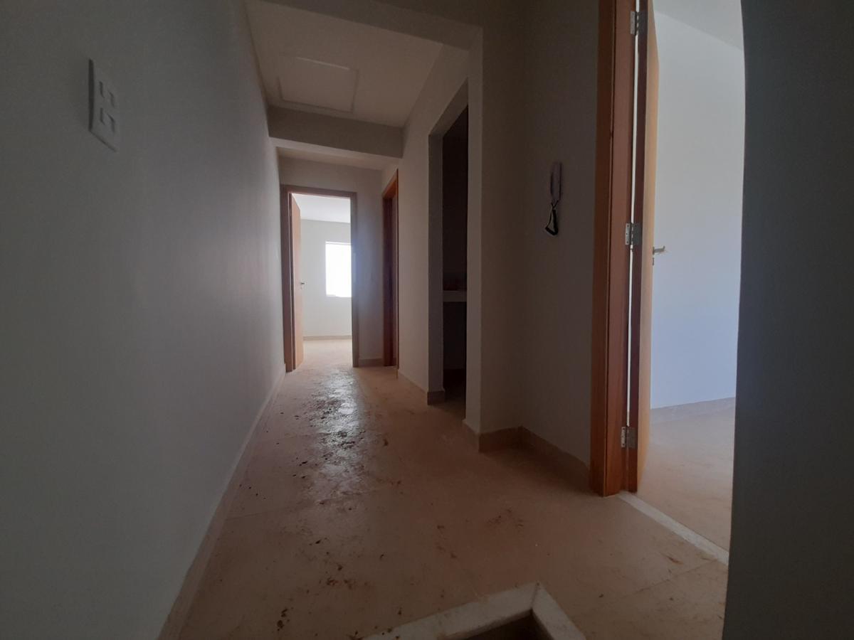 Casa, Esplanada, 3 Quartos, 2 Vagas, 1 Suíte