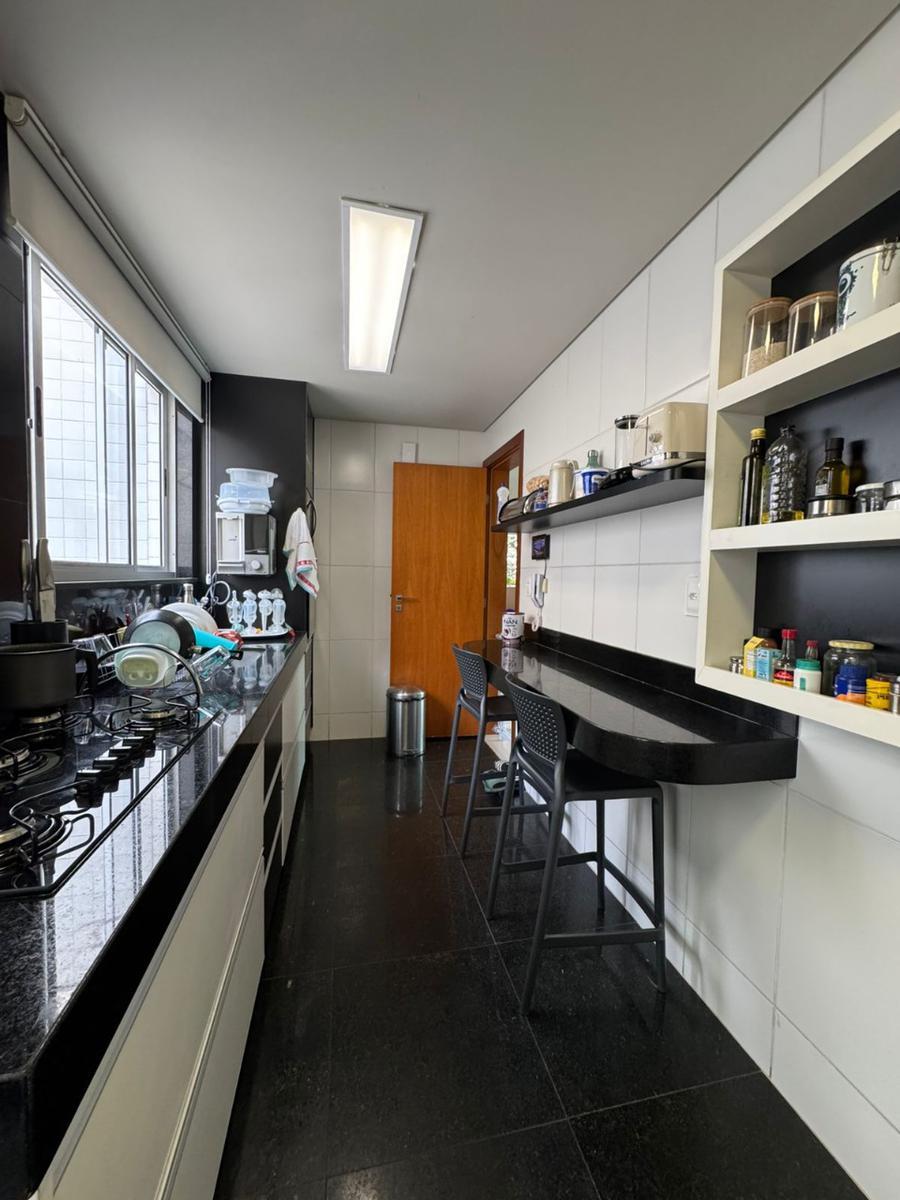 Apartamento, Colégio Batista, 4 Quartos, 2 Vagas, 1 Suíte