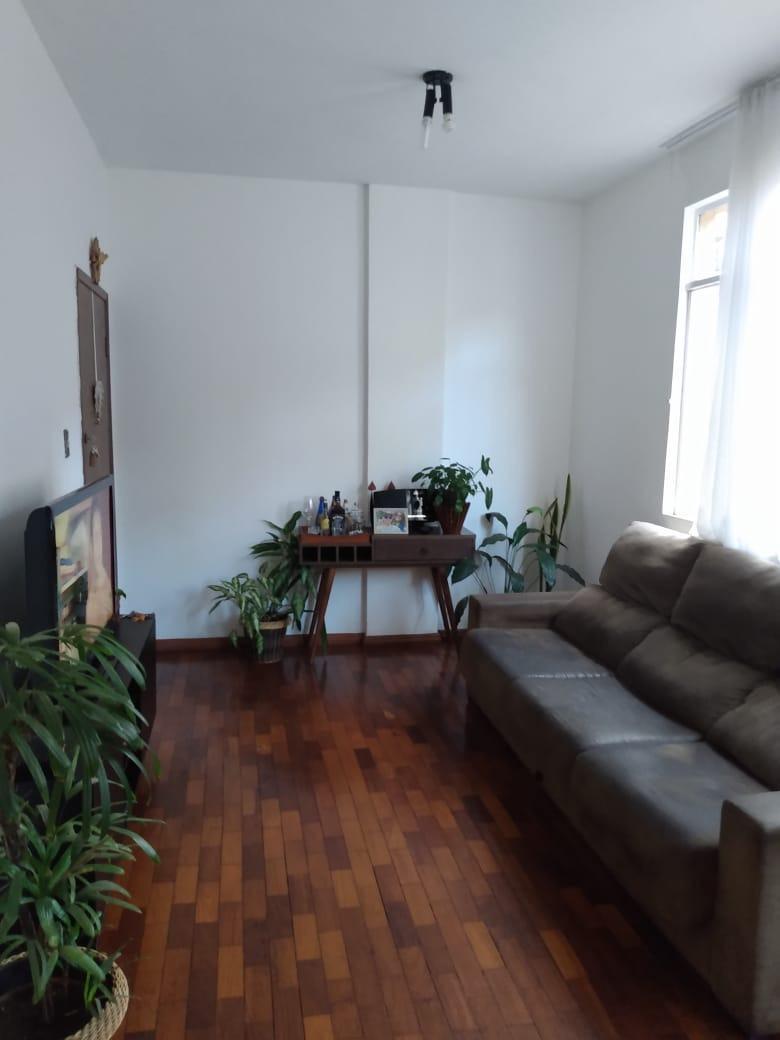 Apartamento, Sagrada Família, 2 Quartos, 1 Vaga, 1 Suíte