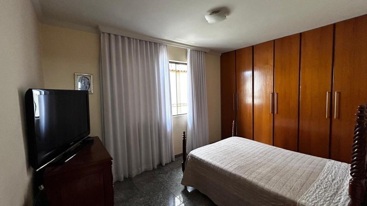 Casa, Santa Amélia, 4 Quartos, 15 Vagas, 1 Suíte