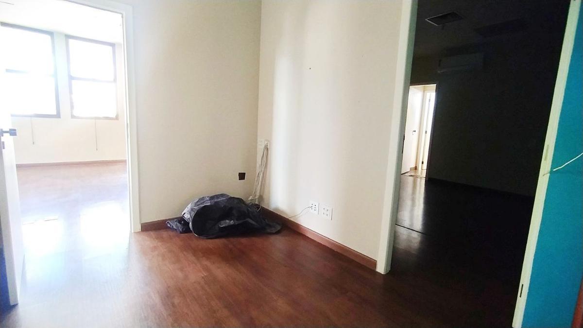 Sala, Funcionários, 1 Vaga