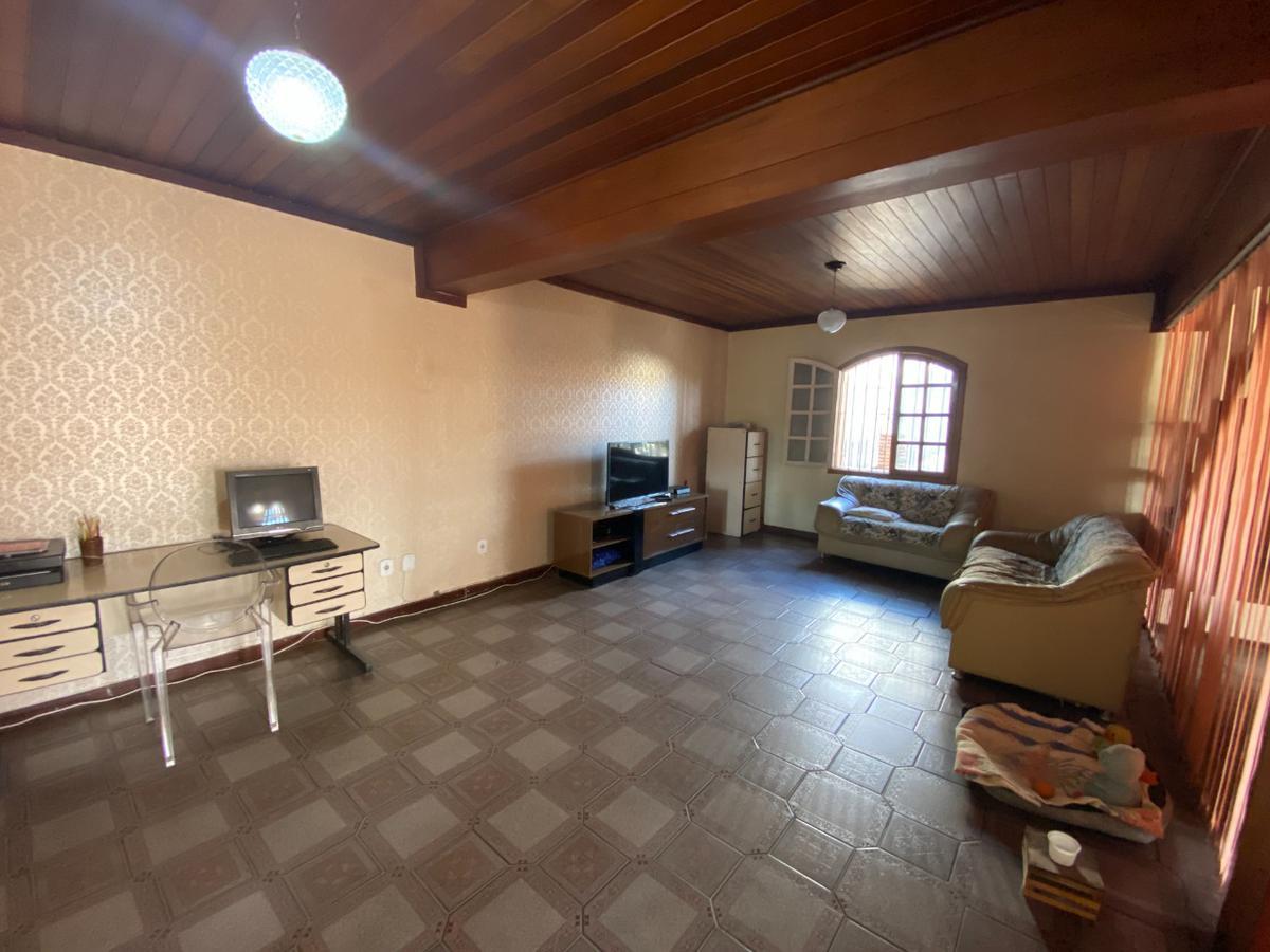 Casa, Vila Pérola, 4 Quartos, 5 Vagas, 1 Suíte