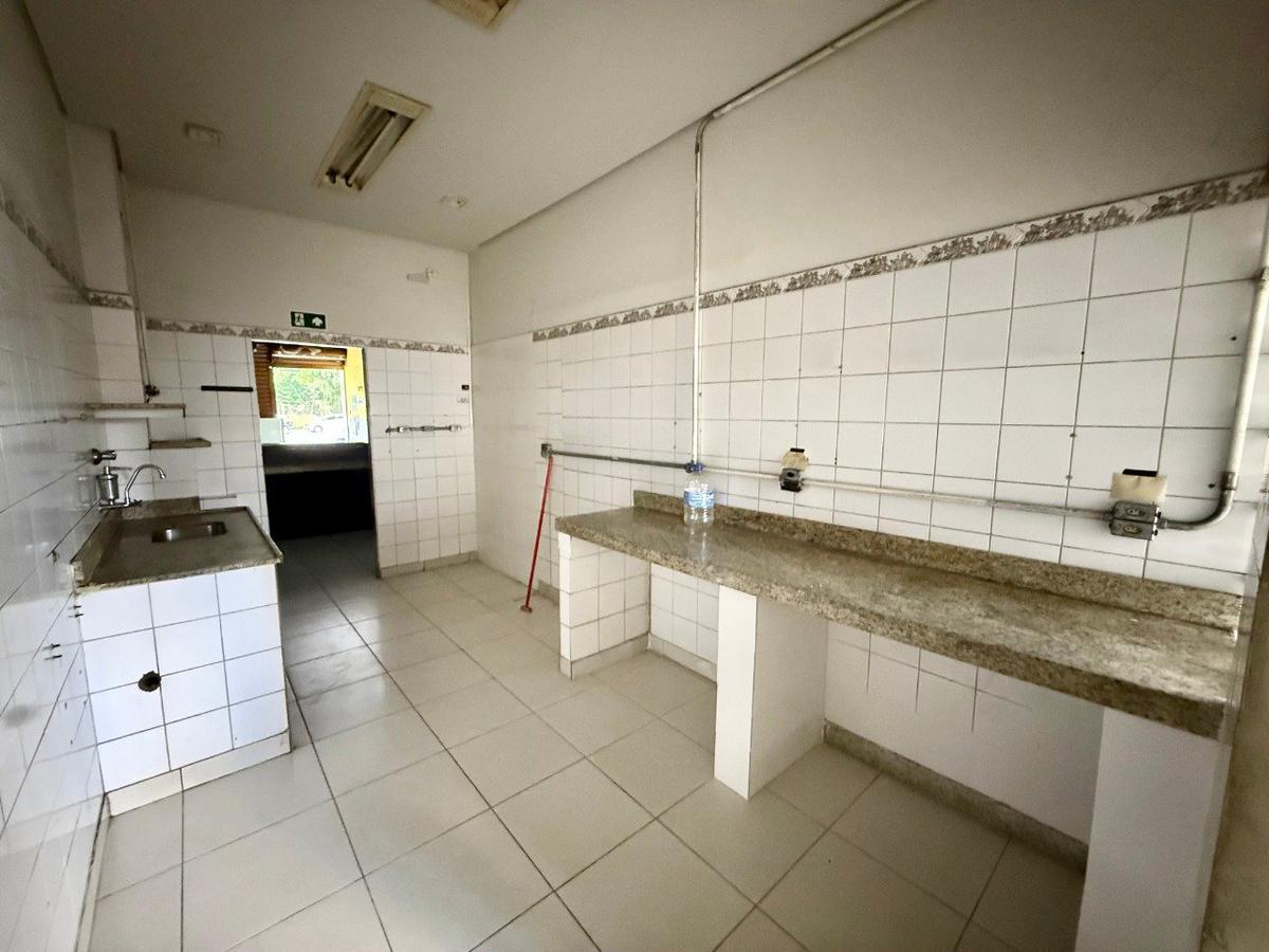 Andar, São José, 0 Quarto, 1 Vaga