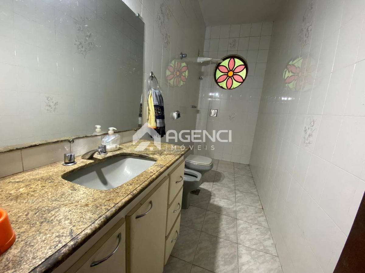 Casa, Camargos, 3 Quartos, 0 Vaga, 1 Suíte