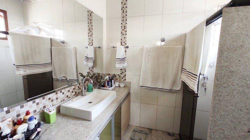 Casa, Braúnas, 3 Quartos, 8 Vagas, 2 Suítes