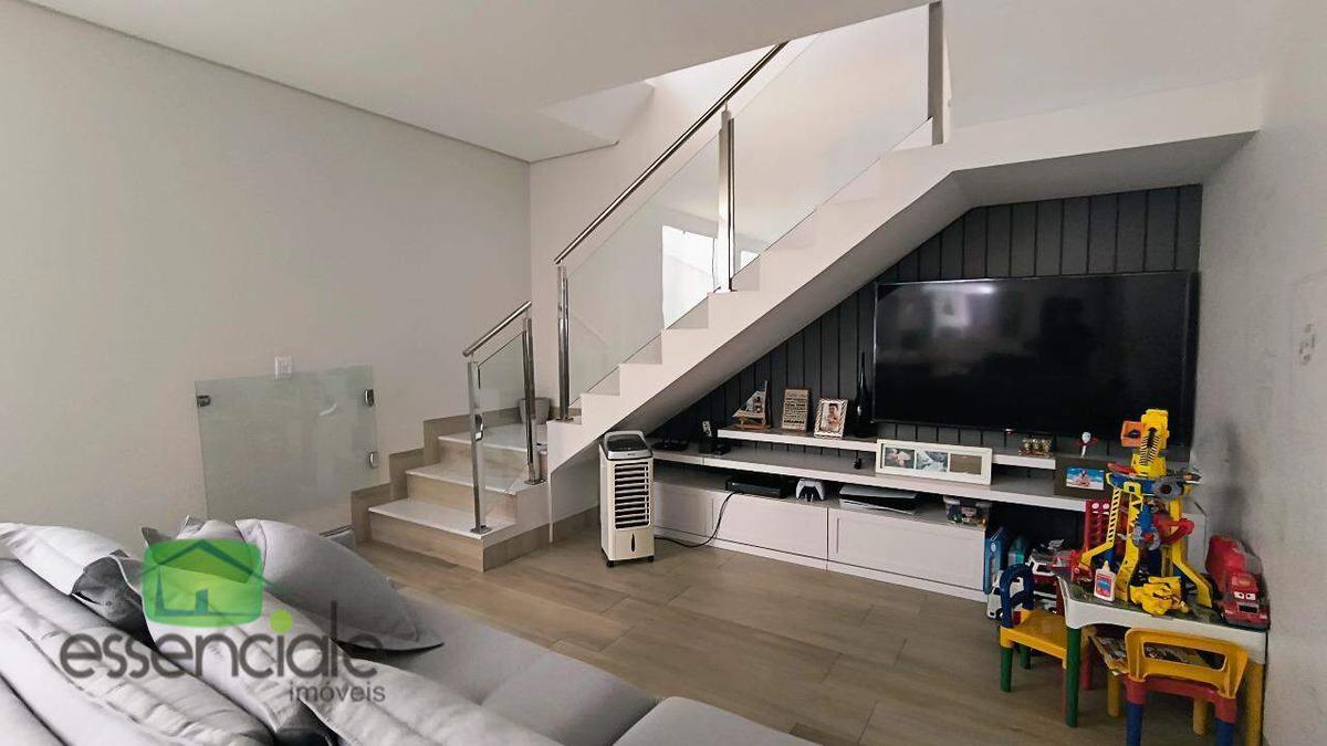 Casa, Europa, 3 Quartos, 4 Vagas, 1 Suíte