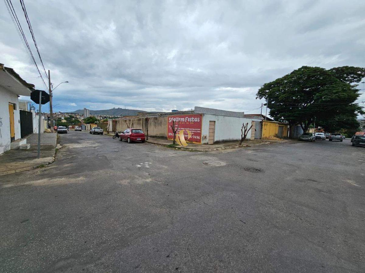 Casa, Esperança, 4 Quartos, 2 Vagas, 1 Suíte