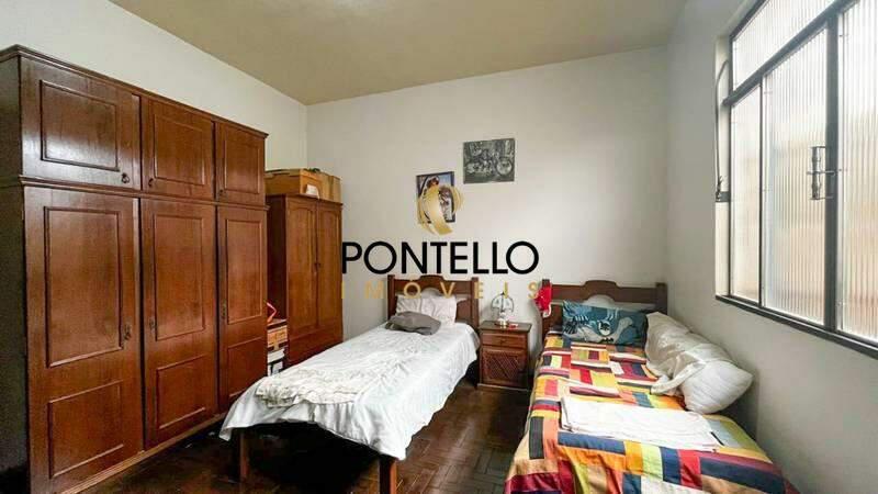Casa, Santa Terezinha, 4 Quartos, 5 Vagas, 1 Suíte