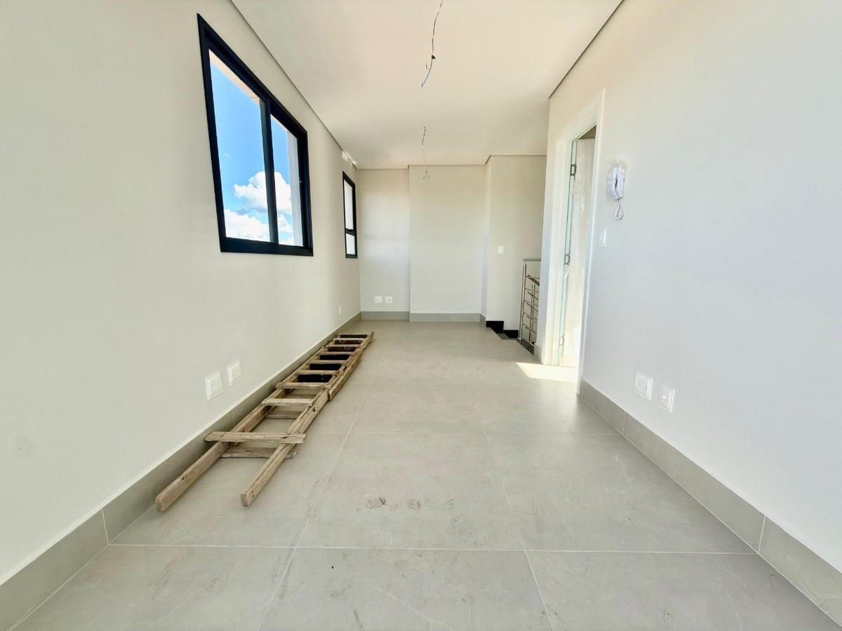 Cobertura, Planalto, 4 Quartos, 2 Vagas, 2 Suítes